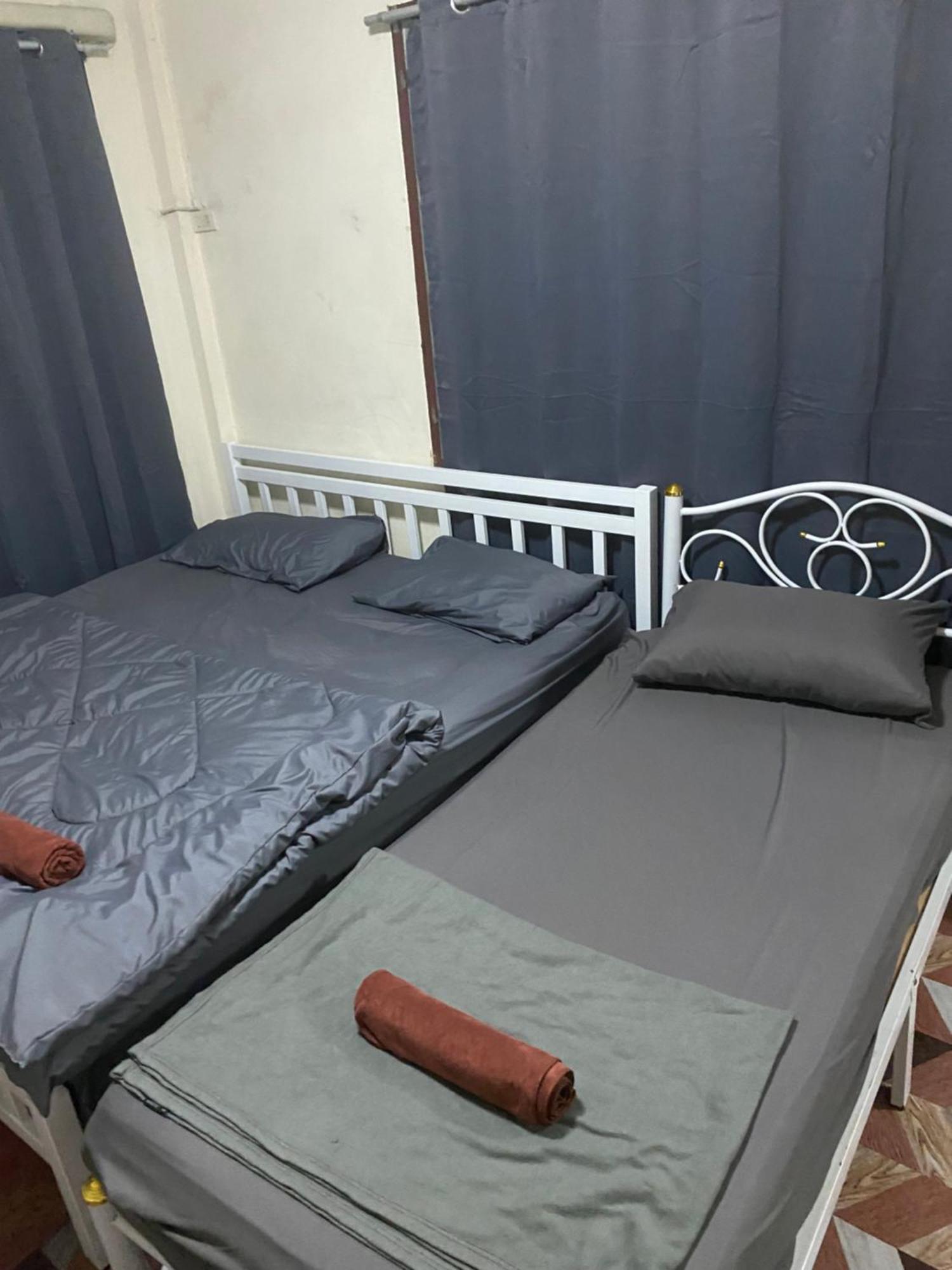 Sleep Break Hostel Sathon Банкок Екстериор снимка