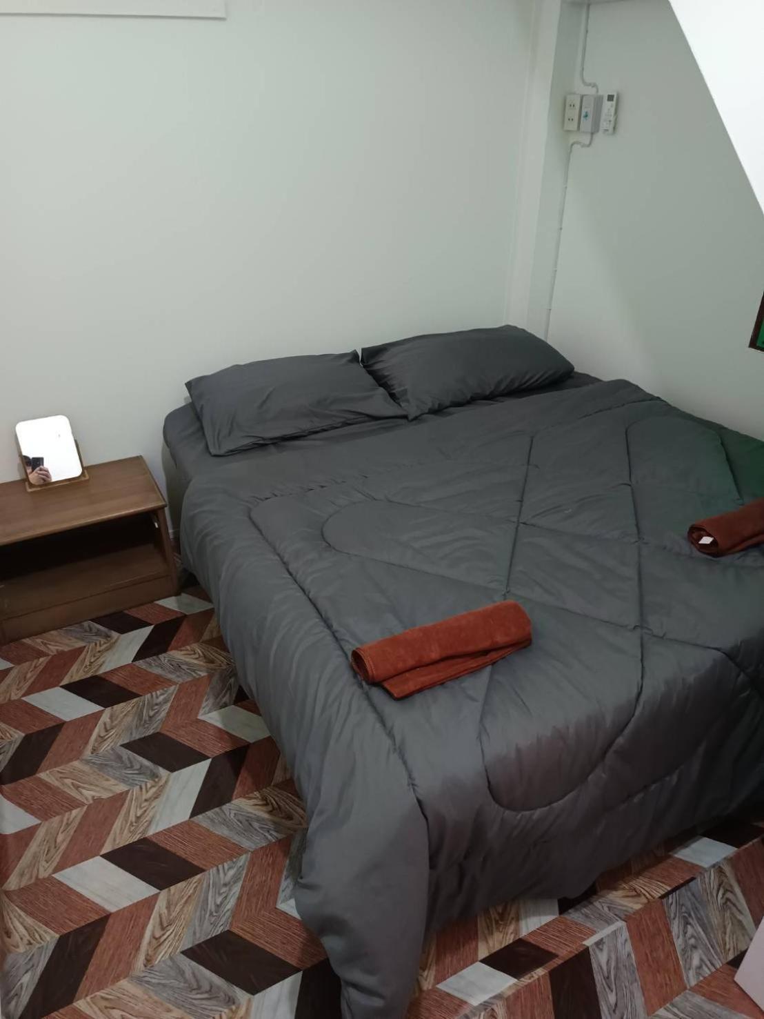 Sleep Break Hostel Sathon Банкок Екстериор снимка