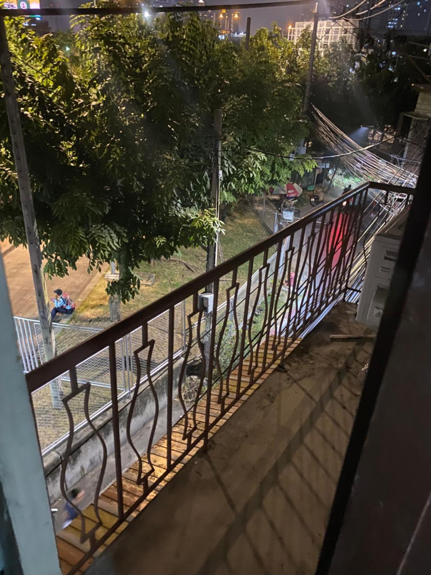 Sleep Break Hostel Sathon Банкок Екстериор снимка