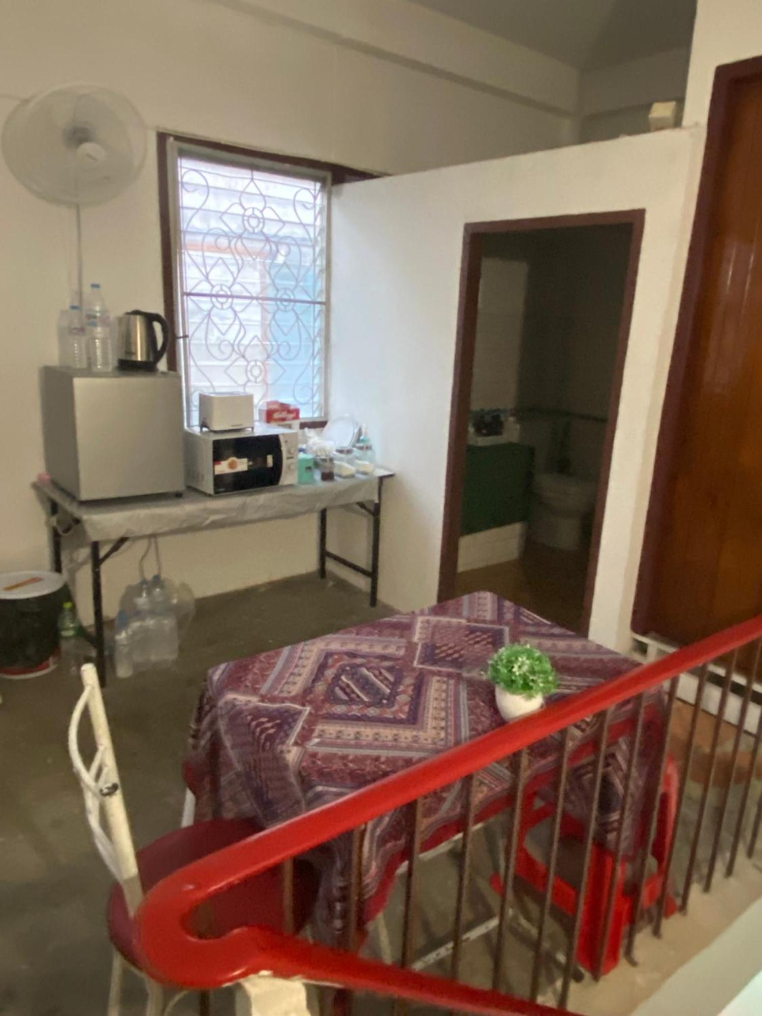 Sleep Break Hostel Sathon Банкок Екстериор снимка