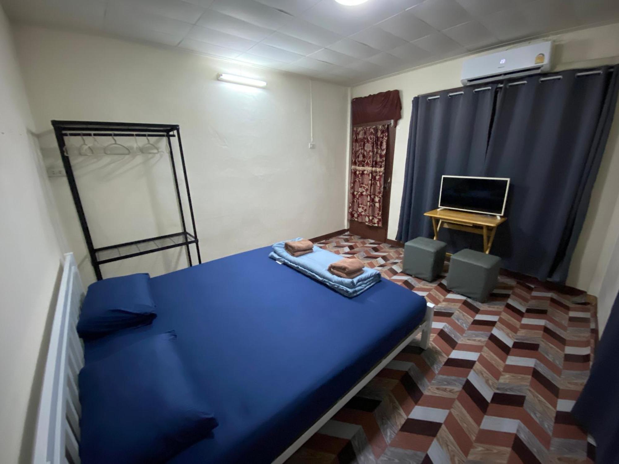 Sleep Break Hostel Sathon Банкок Екстериор снимка
