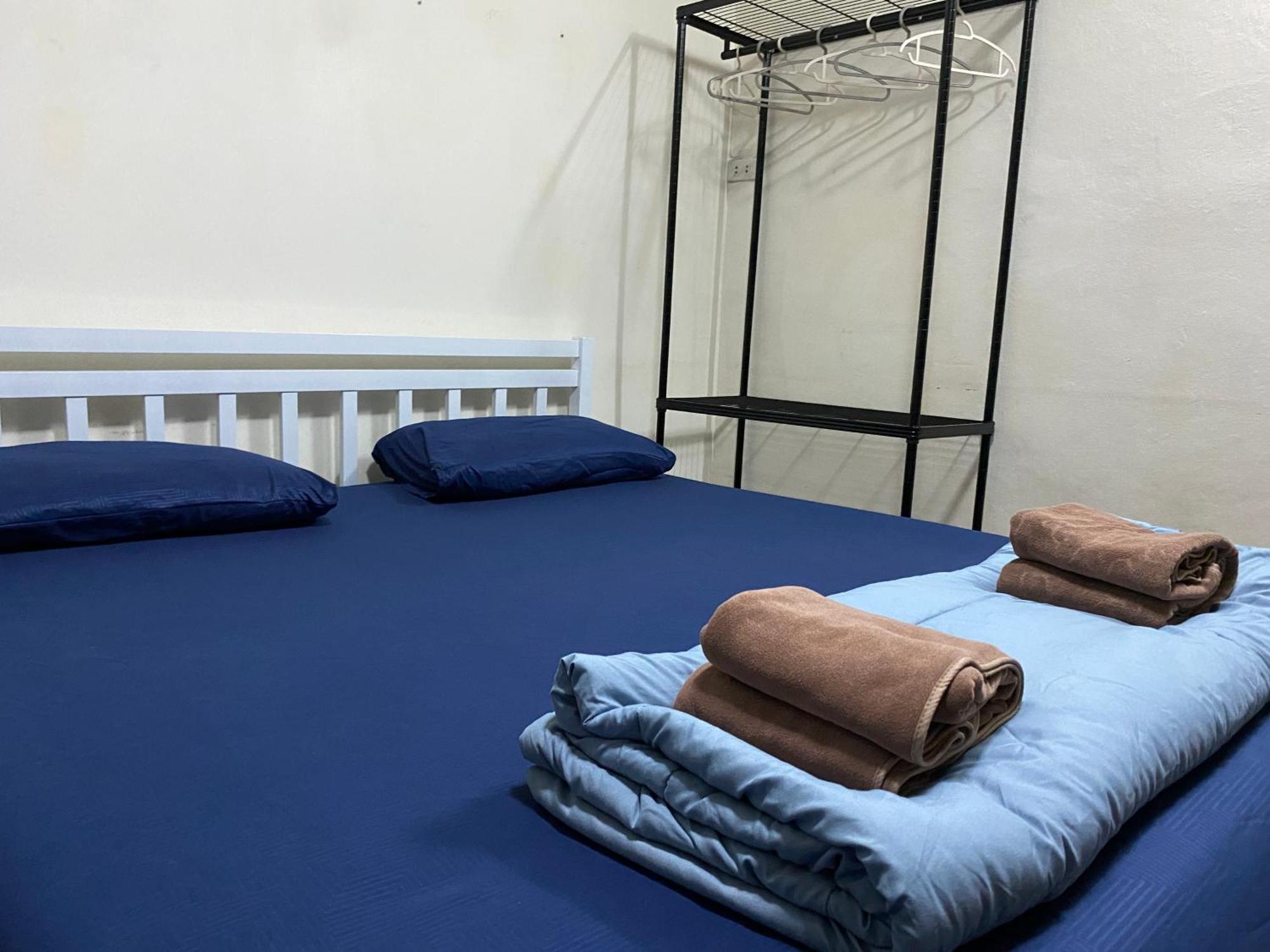 Sleep Break Hostel Sathon Банкок Екстериор снимка